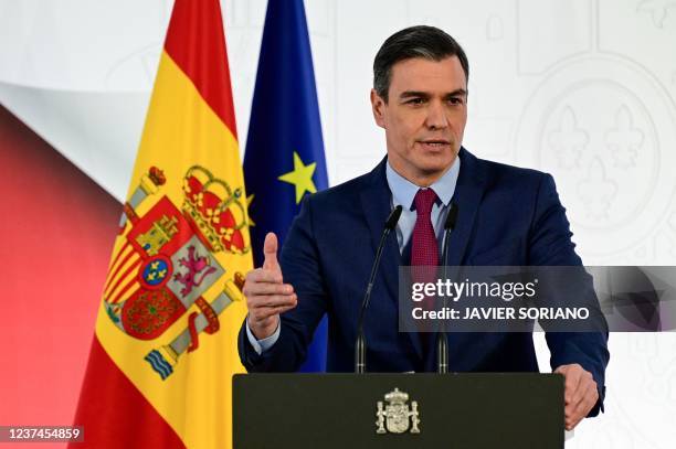 Spain's Prime Minister Pedro Sanchez delivers a speech during an end-of-year press conference at La Moncloa Palace in Madrid, on December 29, 2021.