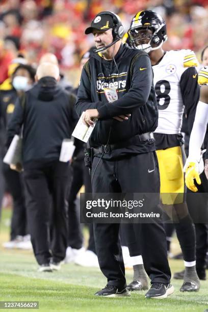 Pittsburgh Steelers defensive coordinator Keith Butler during an NFL game between the Pittsburgh Steelers and Kansas City Chiefs on Dec 26, 2021 at...