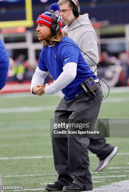 111 Chad Hall American Football Player Photos and Premium High Res Pictures  - Getty Images