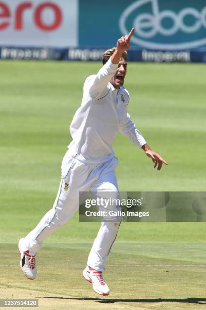 Duanne Olivier of South Africa appeals during day 1 of the 2nd Betway WTC Test match between South Africa and India at Imperial Wanderers Stadium on...