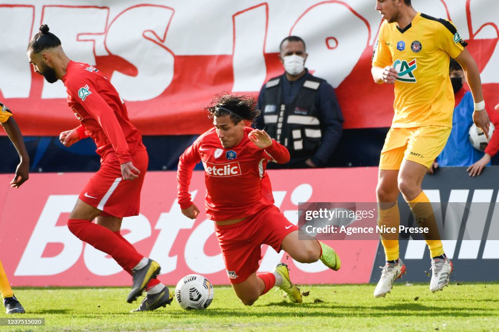 Stanislas KIELT of Cannes during the French Cup match between... Photo d'actualité - Getty Images
