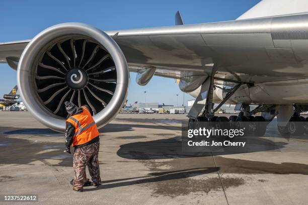 Ups Ramp Operations Boeing Employees Photos and Premium High Res Pictures - Getty Images