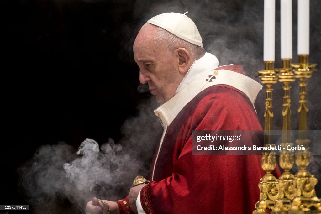 Pope Francis Leads Pentecost Mass At Vatican Basilica