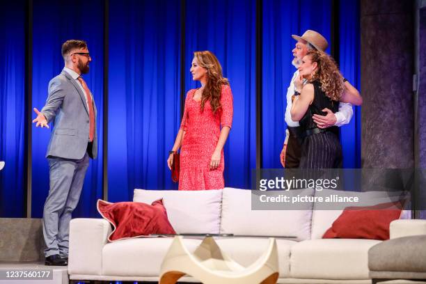 January 2022, Berlin: Citizen Lars Dietrich , Caroline Beil, Torsten Münchow and Alessija Lause are on stage during the photo rehearsal of the play...