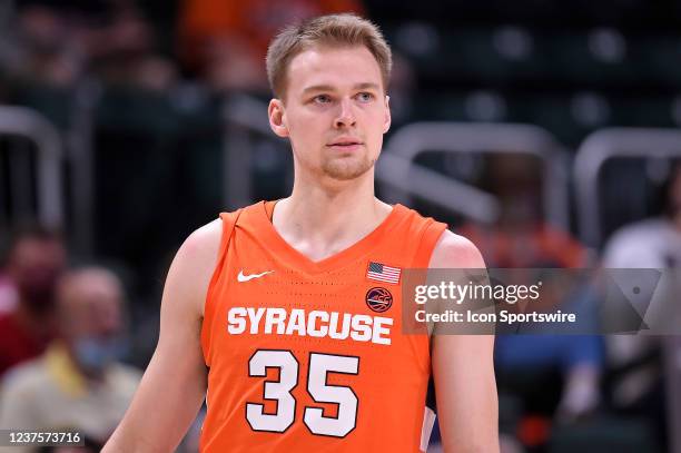 Syracuse guard Buddy Boeheim warms up prior to the game as the University of Miami Hurricanes faced the Syracuse University Orange on January 5 at...