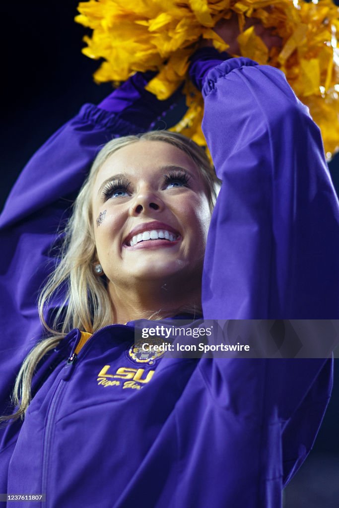 Addison Rae Lsu The LSU Tigers cheerleaders entertain the crowd during a game between ...