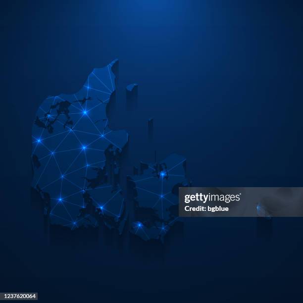 illustrations, cliparts, dessins animés et icônes de réseau de carte du danemark - maillage lumineux sur fond bleu foncé - copenhagen