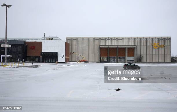 Vehicle in the parking lot of a closed mall in the Pointe-Claire borough of Montreal, Quebec, Canada, on Sunday, Jan. 9, 2022. Quebec Premier...