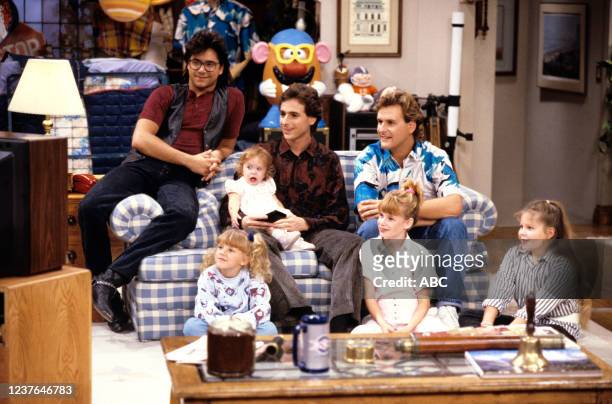 Los Angeles, CA Jodie Sweetin, Mary-Kate / Ashley Olson, Bob Saget, Candace Cameron Bure, Dave Coulier, John Stamos, Andrea Barber appearing in the...