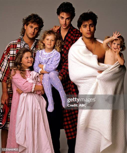 Los Angeles, CA John Stamos, Mary-Kate / Ashley Olson, Bob Saget, Dave Coulier, Jodie Sweetin, Candace Cameron Bure promotional photo for the ABC tv...