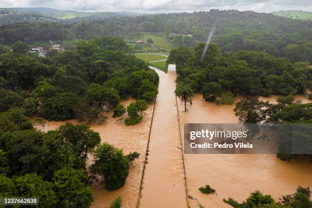 Para Riviere Pará River (Minas Gerais) Photos and Premium High Res Pictures - Getty ...