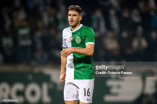 Ruben Vinagre of Sporting CP in action during the Taca de Portugal Quarterfinal match between Leca FC and Sporting CP at Estadio Capital do Movel on...