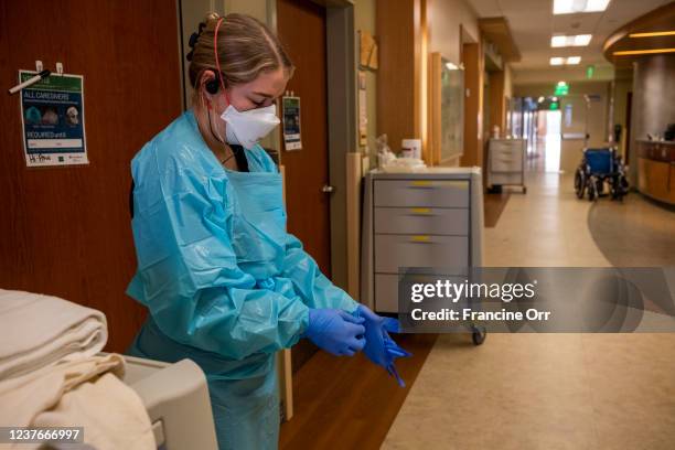 Nurses Isolation 131 Nurse Isolation Gown Stock Photos, High-Res Pictures, and Images ...