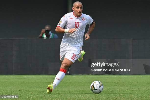 Tunisia's forward Wahbi Khazri runs with the ball during the Group F Africa Cup of Nations 2021 football match between Tunisia and Mali at Limbe...