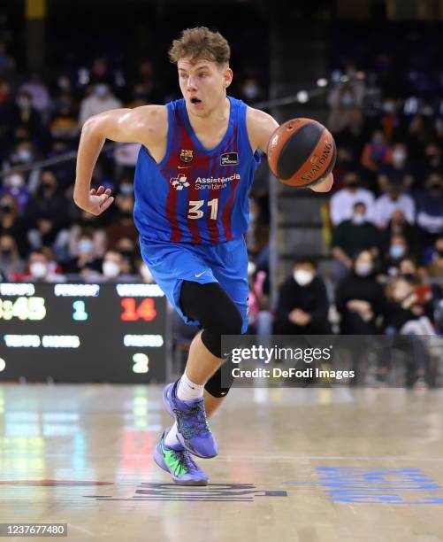 Rokas Jokubaitis of FC Barcelona controls the ball during the Liga ACB match between FC Barcelona and Manresa at Palau Blaugrana on January 9, 2022...