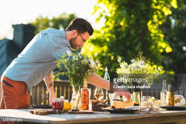 comida sueca de verano - solsticio de verano fotografías e imágenes de stock