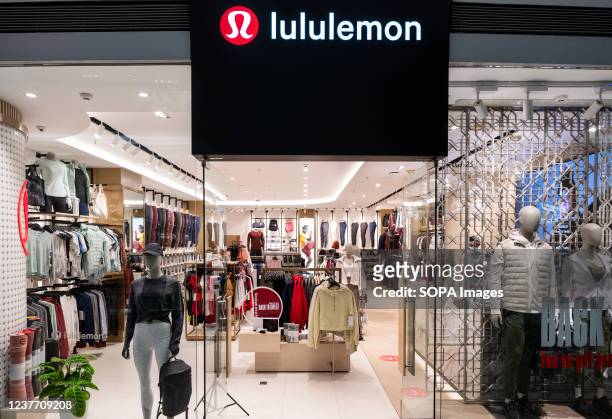 641 Lululemon Store Stock Photos, High-Res Pictures, and Images - Getty  Images