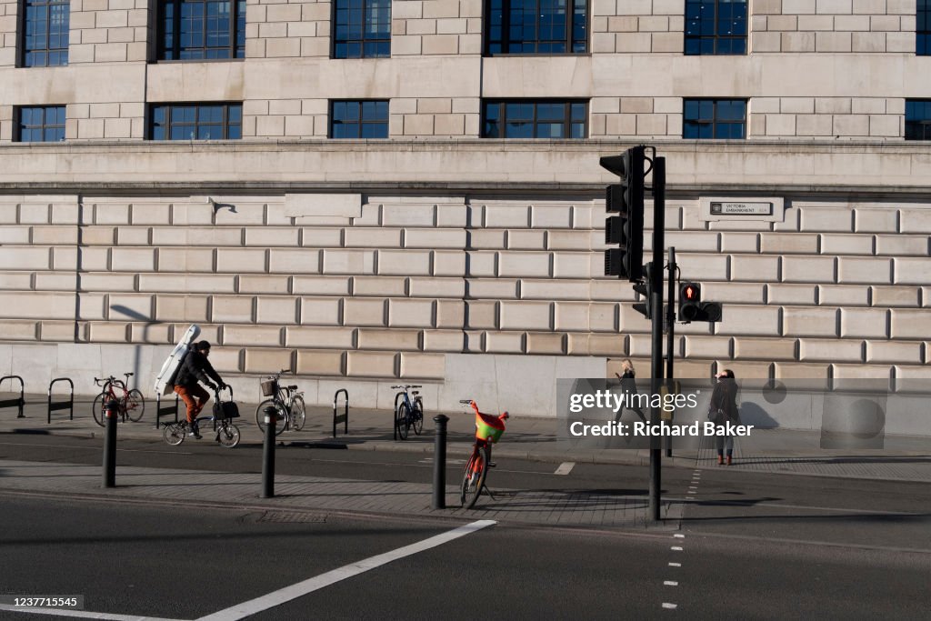 Albert Embankment Wall