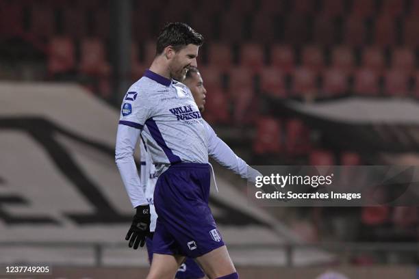 Michiel Kramer of RKC Waalwijk celebrates 0-2 during the Dutch Eredivisie match between Go Ahead Eagles v RKC Waalwijk at the De Adelaarshorst on...