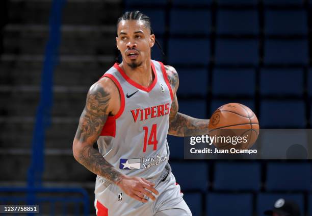 Gerald Green of the Rio Grande Valley Vipers handles the ball during the game against the Agua Caliente Clippers of Ontario on January 15, 2022 at...