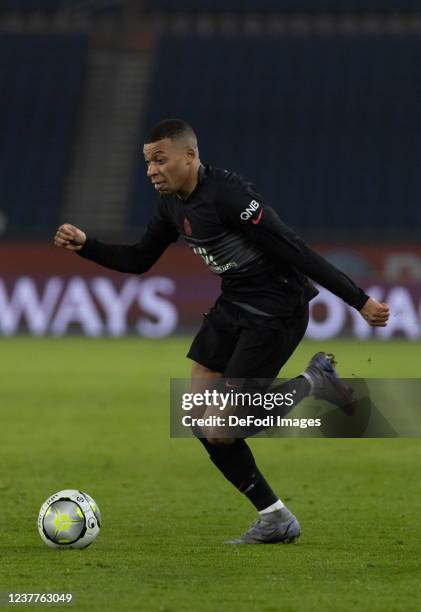 Kylian Mbappe of Paris Saint-Germain controls the ball during the Ligue 1 Uber Eats's match between Paris Saint-Germain and Brest at Parc des Princes...