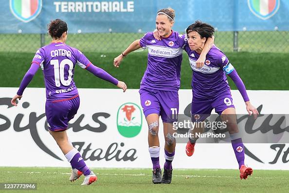 Fiorentina Femminile players celebrate after a goal during the News  Photo - Getty Images