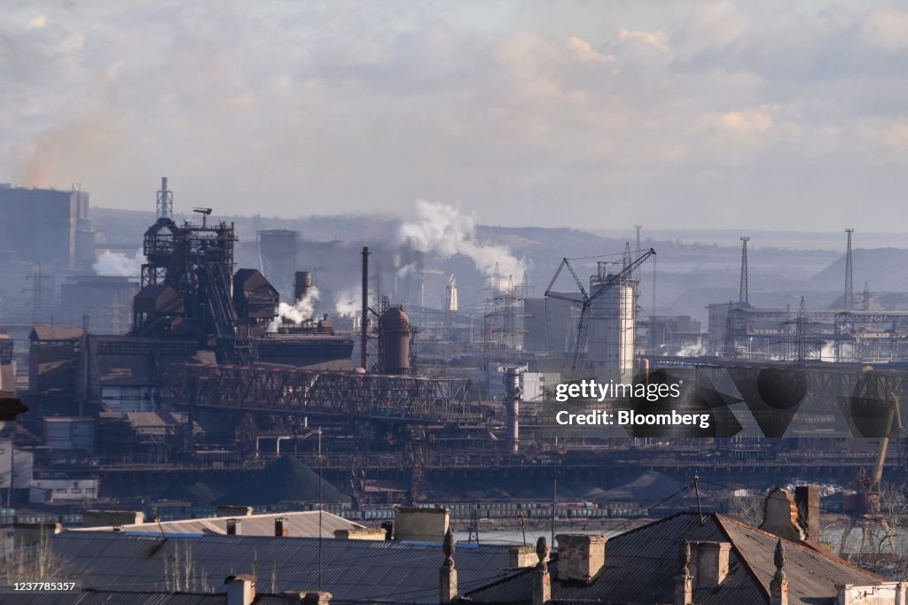 Life on the Front-Line Ukrainian City of Mariupol