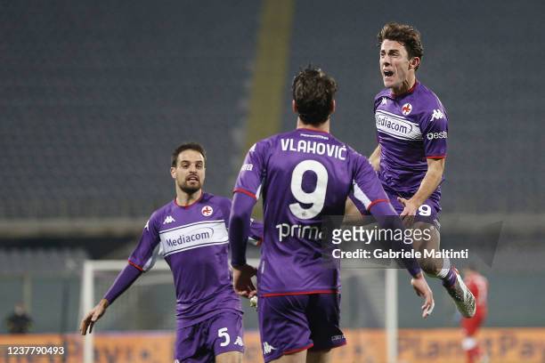Alvaro Odriozola of ACF Fiorentina scores a goal during the Serie A match between ACF Fiorentina and Genoa CFC at Stadio Artemio Franchi on January...