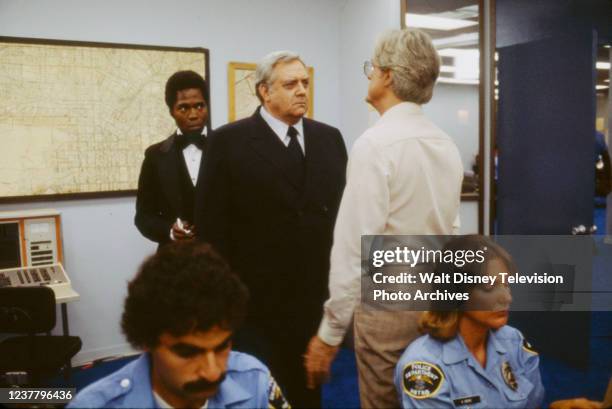 Los Angeles, CA Georg Stanford Brown, Raymond Burr, Robert Culp appearing in the ABC tv movie 'The Night the City Screamed'.