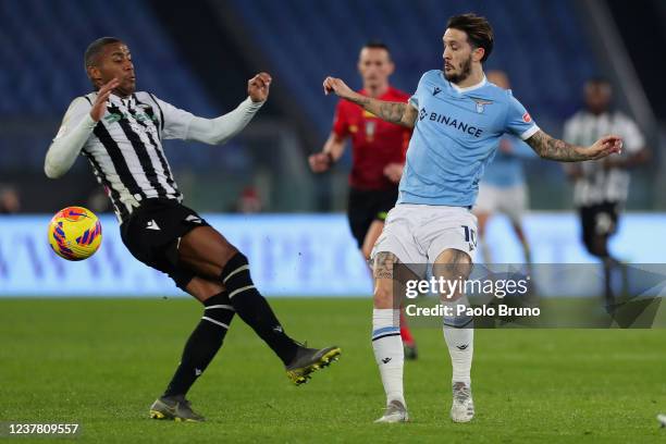 Luis Alberto of SS Lazio competes for the ball with Souza Silva Walace of Udinese Calcio during the Coppa Italia match between SS Lazio and Udinese...