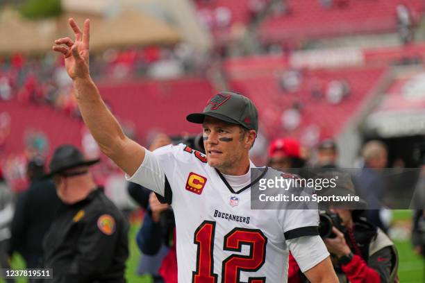 Tampa Bay Buccaneers quarterback Tom Brady waves to the crowd during the game between the Philadelphia Eagles and the Tampa Bay Buccaneers on January...