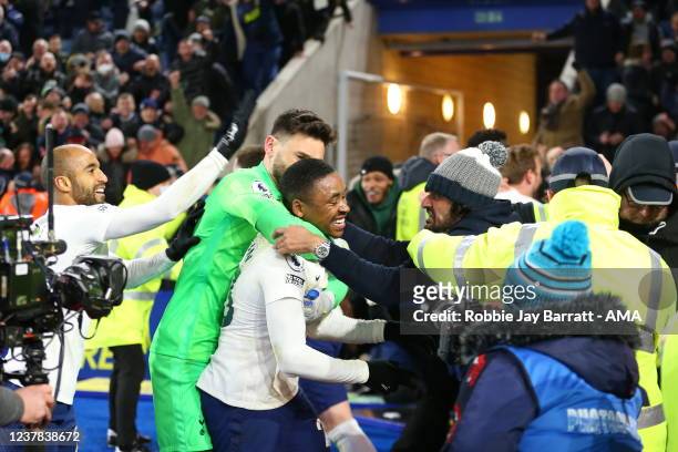 Steven Bergwijn of Tottenham Hotspur celebrates after scoring a goal to make it 2-3 during the Premier League match between Leicester City and...