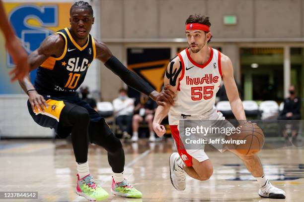 David Stockton of the Memphis Hustle dribbles the ball during the game against Zylan Cheatam of the Salt Lake City Stars on January 19, 2022 at...