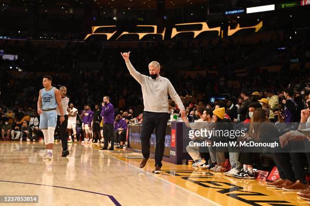 Memphis Grizzlies assistant coach Brad Jones on sidelines during game vs Los Angeles Lakers at Crypto.com Arena. Los Angeles, CA 1/9/2022 CREDIT:...