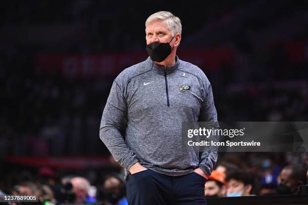 Memphis Grizzlies assistant coach Brad Jones looks on during a NBA game between the Memphis Grizzlies and the Los Angeles Clippers on January 8, 2022...