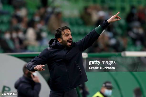 Sporting's head coach Ruben Amorim gestures during the Portuguese League football match between Sporting CP and SC Braga at Jose Alvalade stadium in...