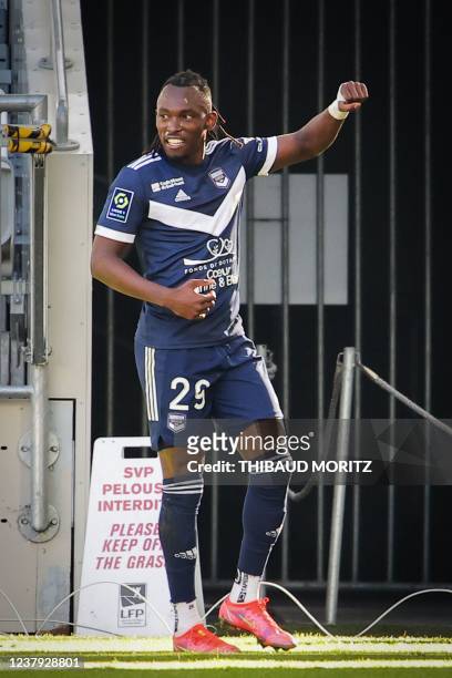 Bordeaux' Honduran forward Alberth Elis celebrates after scoring a goal during the French L1 football match between Girondins de Bordeaux and...