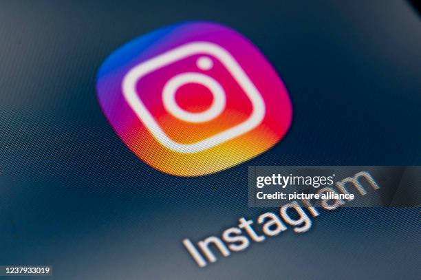 January 2022, Berlin: On the screen of a smartphone you can see the icon of the app Instagram. Photo: Fabian Sommer/dpa