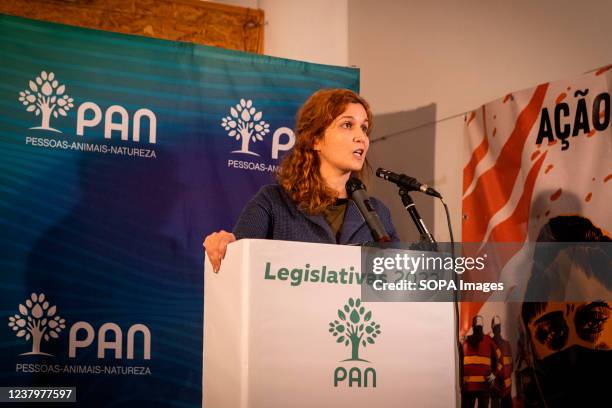 Bebiana Cunha, from PAN Porto, gives the first speech of the rally. Pessoas Animais e Natureza rally in Espaço PAN, Porto, highlights the main ideas...