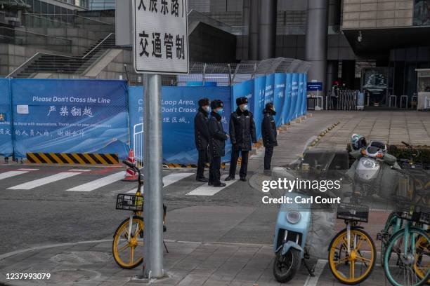 Police Perimeter Example Police Perimeter Photos and Premium High Res Pictures - Getty Images