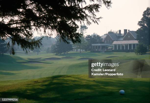 The Clubhouse and the 18th green at the Inverness Club in Toledo, Ohio, circa 1978.