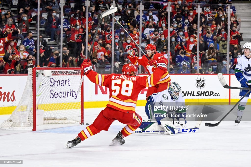 NHL: JAN 29 Canucks at Flames