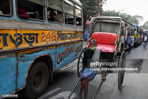 School Rickshaw Driver 512 School Rickshaw Stock Photos, High-Res Pictures, and Images - Getty ...