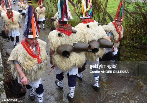 Basque Cowbell Pattern 784 Sheep Bells Stock Photos, High-Res Pictures, and Images - Getty Images