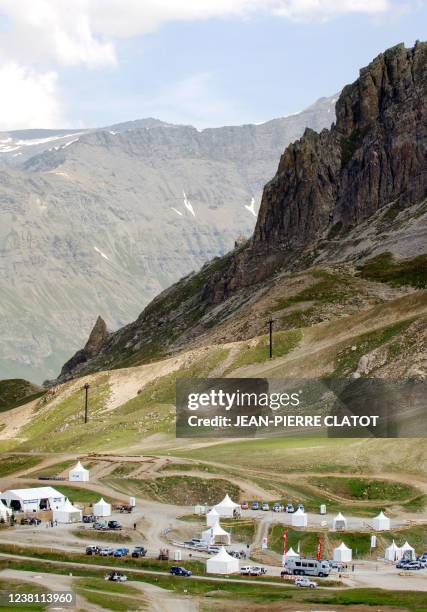 Vue de la zone de démonstration de l'espace Killy située à 2800 mètres d'altitude, prise le 21 juillet 2006 à Val-d'Isère, lors du 23e salon...