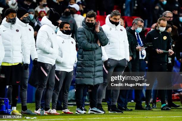 Nathan BITUMAZALA of Paris Saint Germain , Assistant Coach Jesus PEREZ of Paris Saint Germain , Head Coach Mauricio POCHETTINO of Paris Saint Germain...