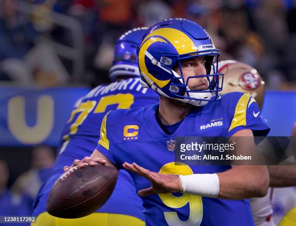 Los Angeles, CA Rams quarterback Matthew Stafford prepares to pass the ball during their 20-17 victory over the San Francisco 49ers in the NFC...