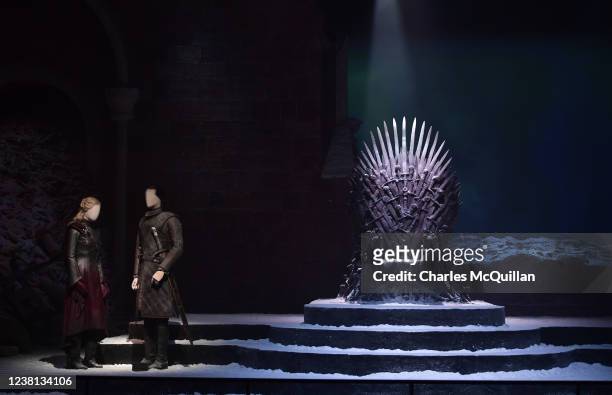 543 Iron Throne Photos and Premium High Res Pictures - Getty Images