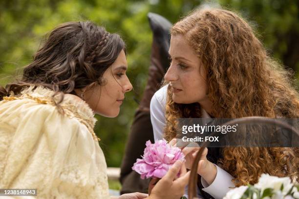 Guest stars Caitlin Stasey and Gillian Saker in the Romance and Bromance episode of FANTASY ISLAND airing Tuesday, Sep. 14 on FOX.
