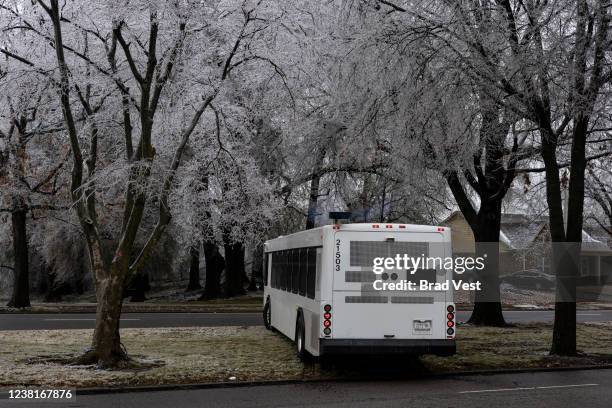 Bus Stuck In Snow Bus Stuck In Snow Storm Photos and Premium High Res Pictures - Getty Images